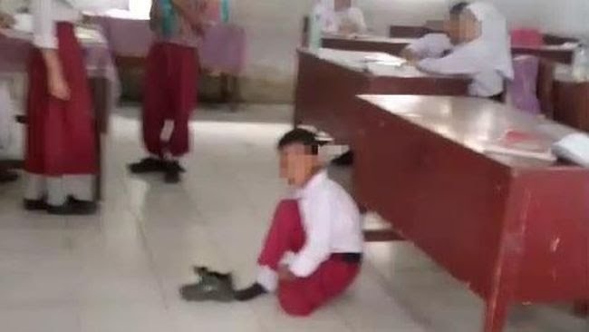 Heboh! Guru di Medan Viral karena Hukum Siswa SD Belajar di Lantai Gegara Nunggak SPP